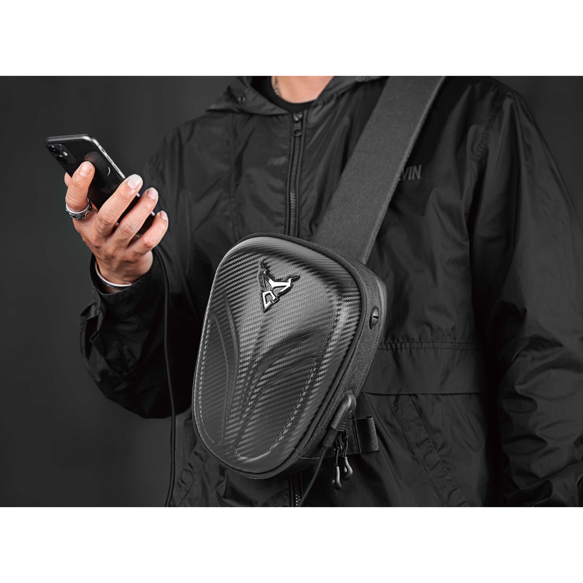 Sacoche moto compacte